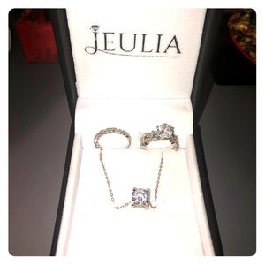 Selling a Jeulia promise ring and necklace set
